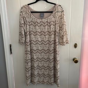 Ladies Tan & Cream Colored Lace Cocktail Dress Size Large